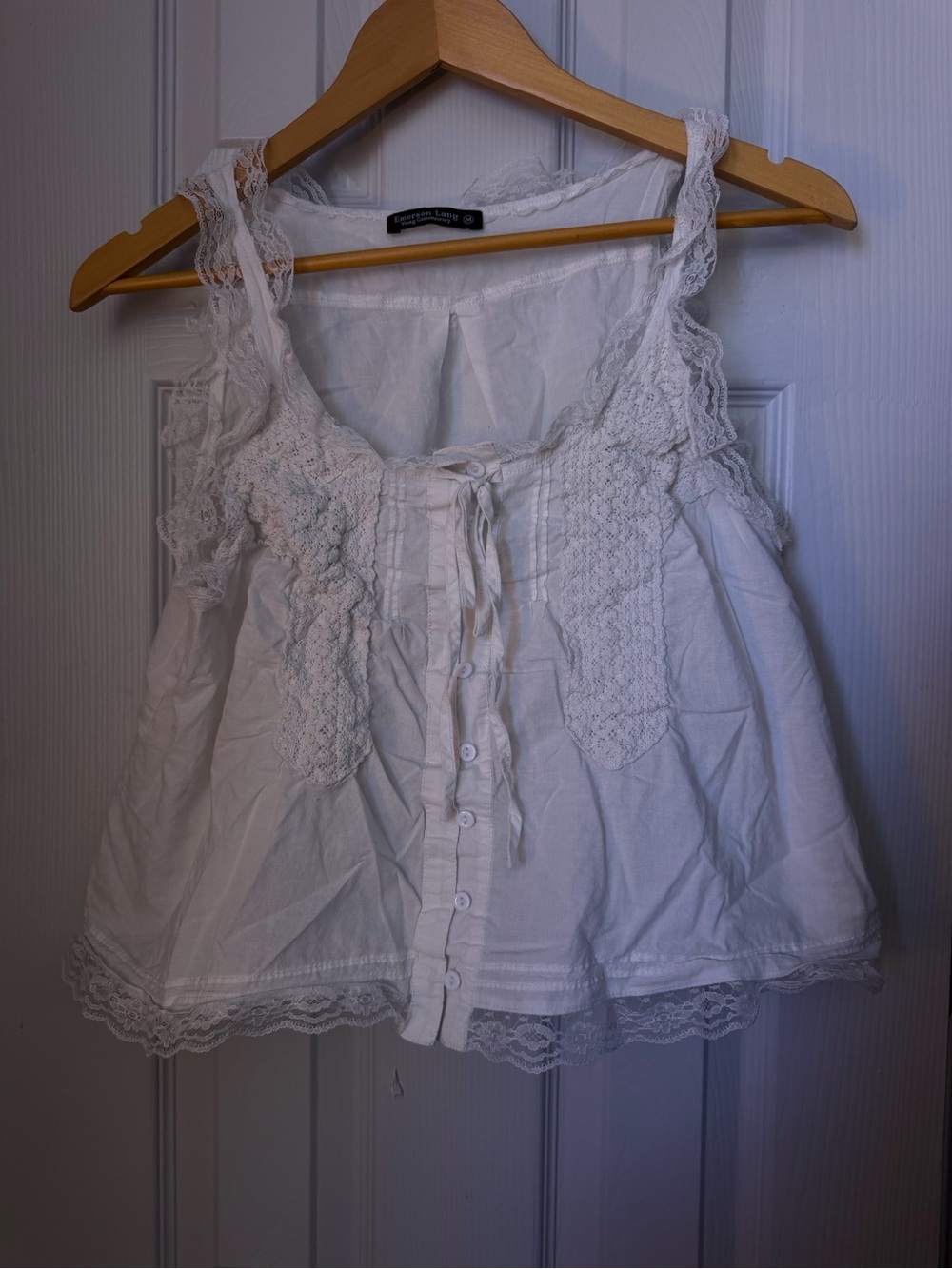 White Lace Trim Sleeveless Women's Top - Unknown Brand
